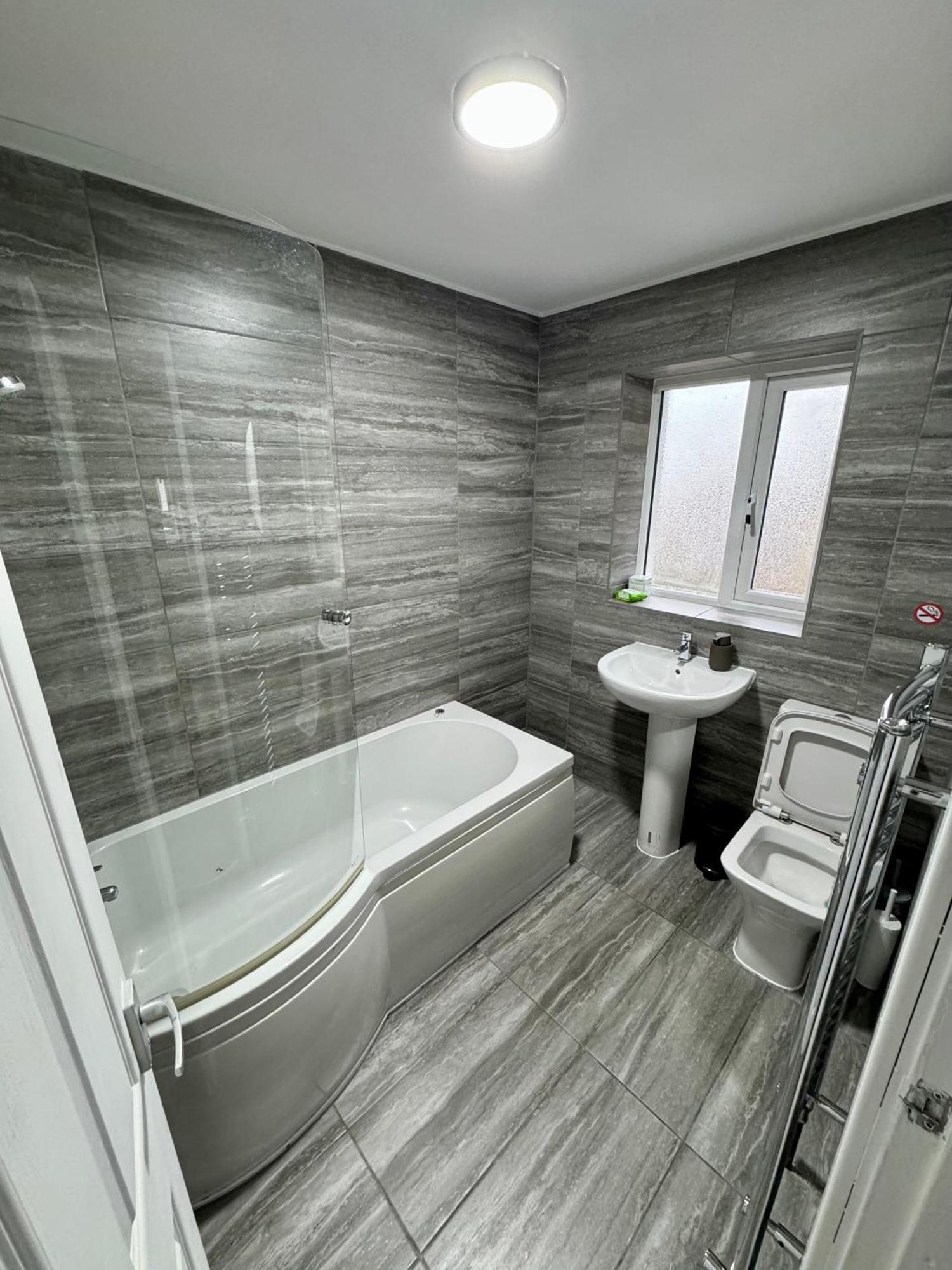 Florina S House 4 Bedrooms Villa Rugeley Kültér fotó